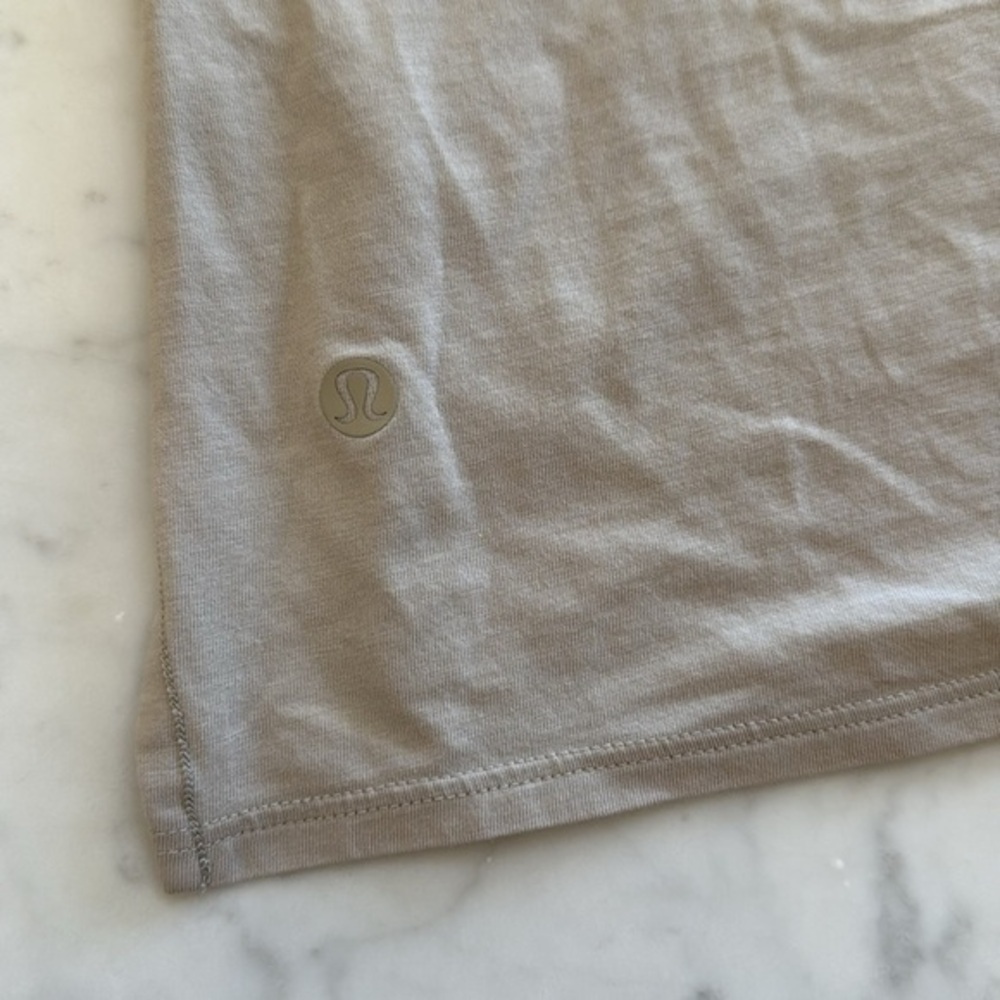 Lululemon Athletica Beige Short Sleeve Tee Medium Soft Casual Basic - Picture 2 of 4